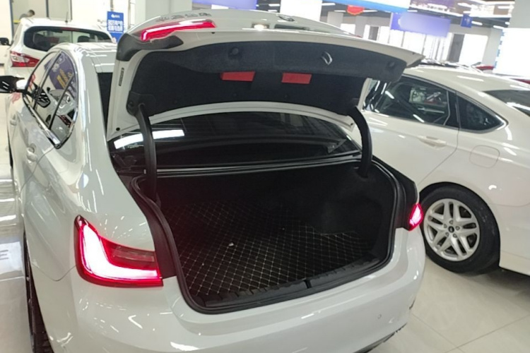 BMW 3 Series 2020 #21 BMW 3 Series 2020 car image #21