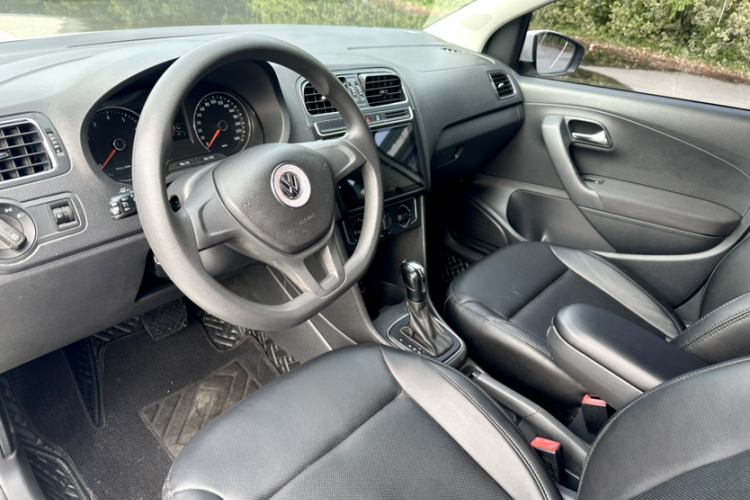 Volkswagen Polo 2015 #24 Volkswagen Polo 2015 car image #24