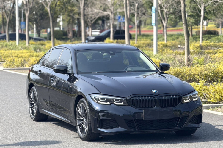 BMW 3 Series 2022 car image #4