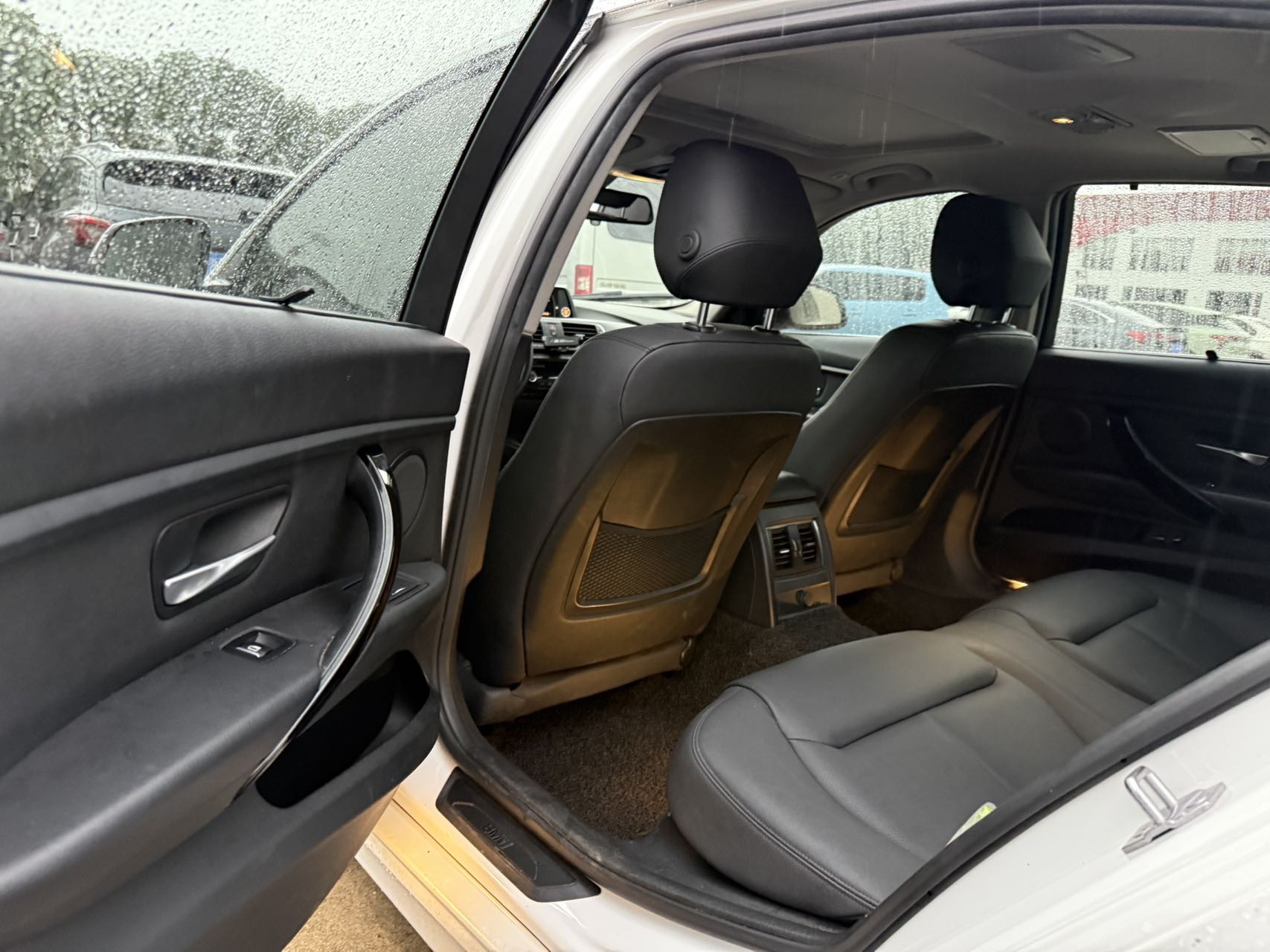 BMW 3 Series 2017 #3 BMW 3 Series 2017 car image #3