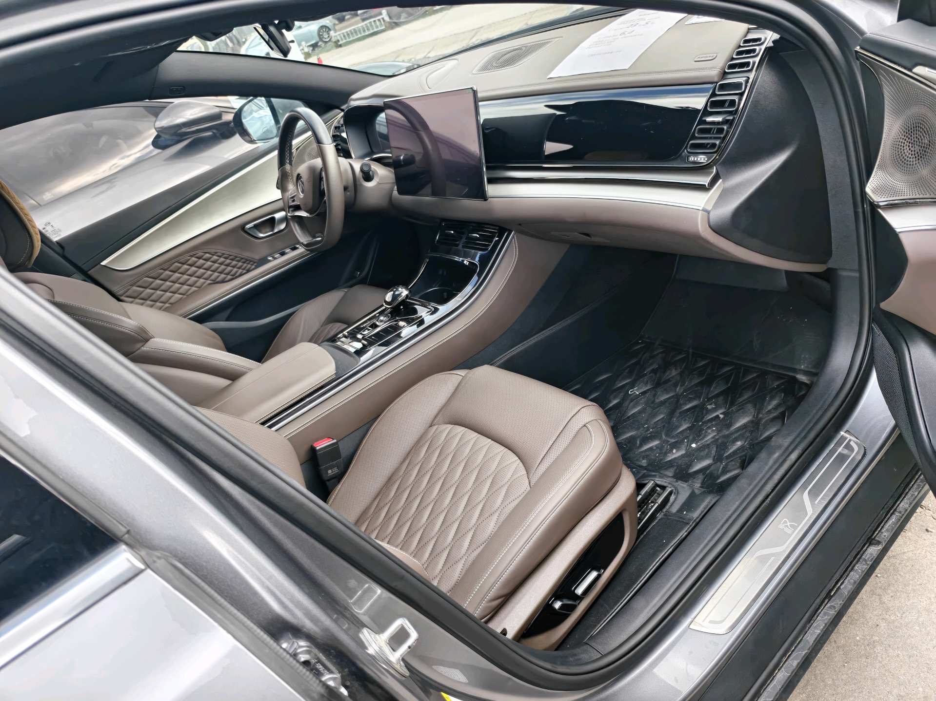 BYD Han 2023 imagem de carro #9