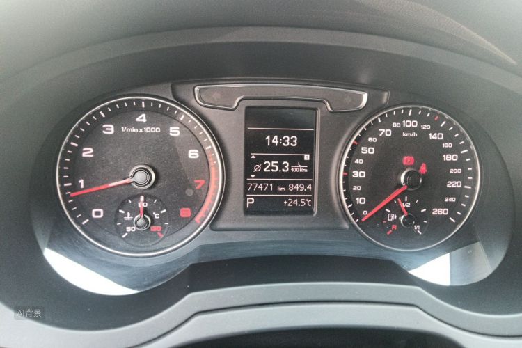 Audi Q3 2017 car image #14