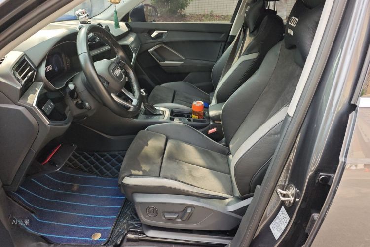 Audi Q3 2020 car image #17