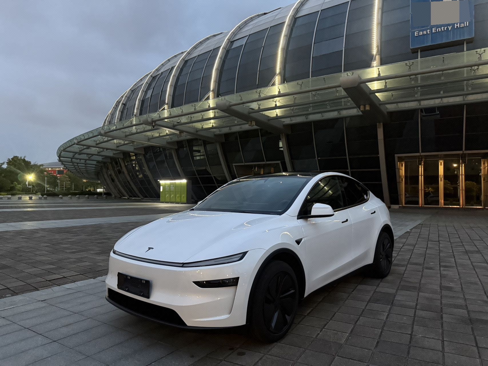 Tesla Model Y 2026 car image 