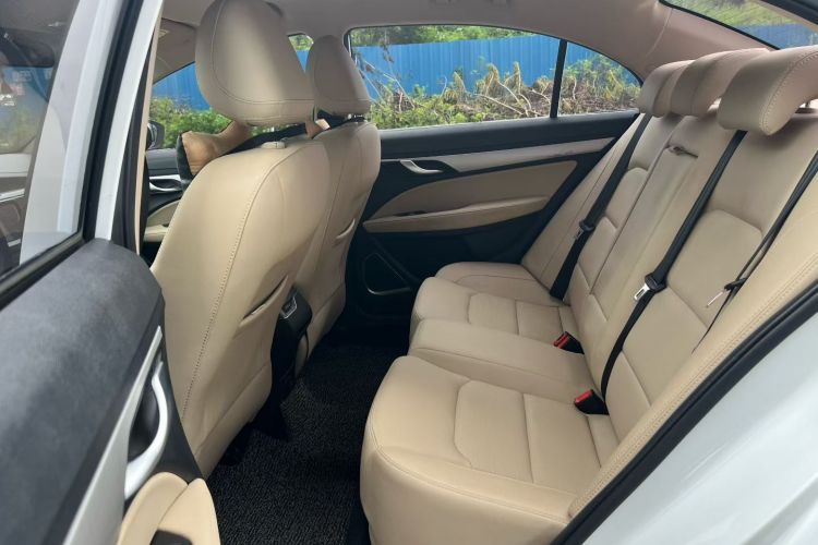 GEELY Emgrand 2018 #17 GEELY Emgrand 2018 car image #17