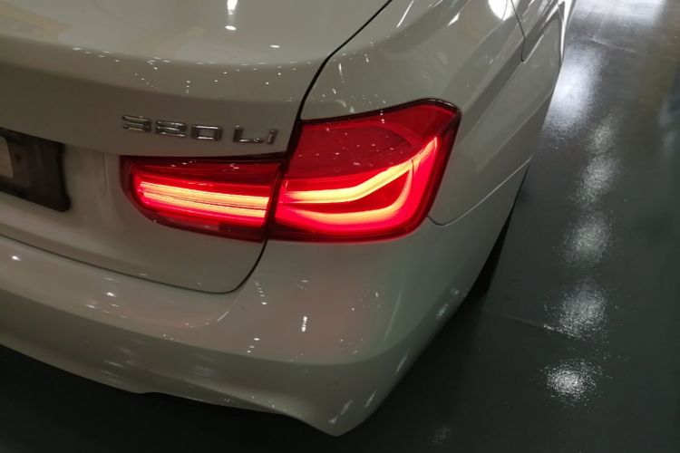 BMW 3 Series 2017 car image #8