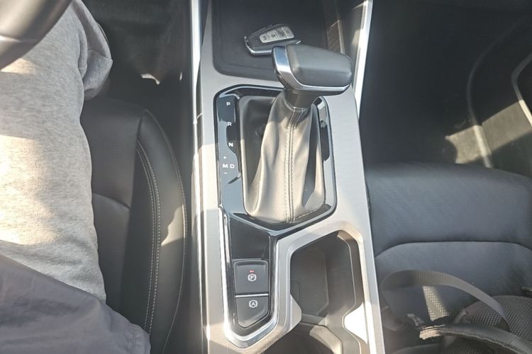 GEELY Emgrand 2023 #14 GEELY Emgrand 2023 car image #14