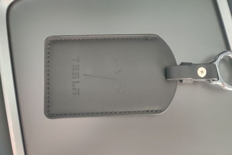 Tesla Model Y 2024 #9 Tesla Model Y 2024 car image #9