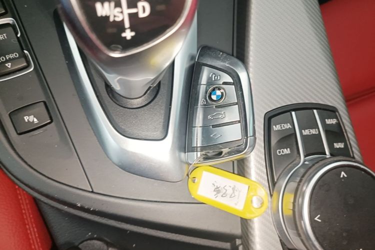 BMW 3 Series 2018 #9 BMW 3 Series 2018 car image #9