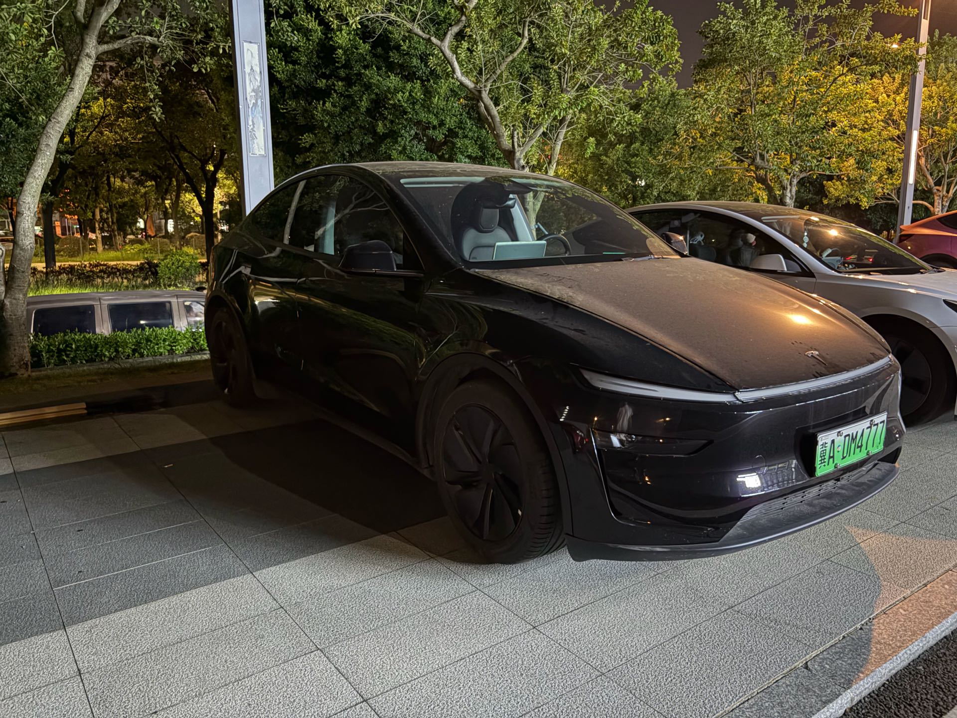 Tesla Model Y 2025 #5 Tesla Model Y 2025 imagen de coche #5