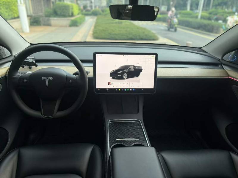 Tesla Model Y 2022 car image #5