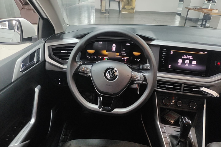 Volkswagen Polo 2023 car image #11