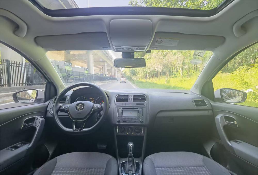 Volkswagen Polo 2016 car image #5