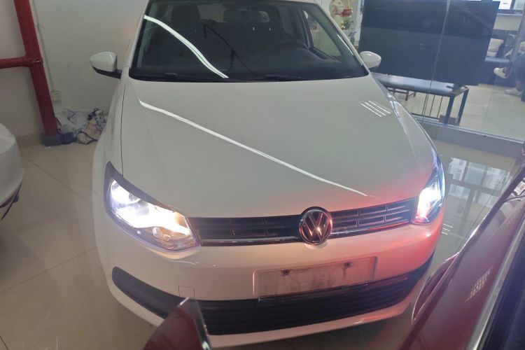 Volkswagen Polo 2018 car image #3