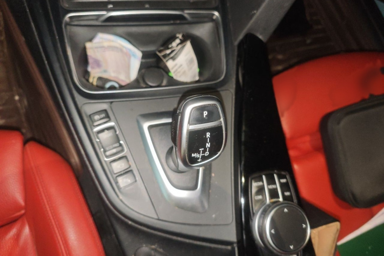 BMW 3 Series GT 2019 #18 BMW 3 Series GT 2019 car image #18