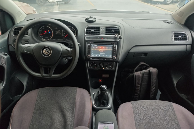 Volkswagen Polo 2015 #10 Volkswagen Polo 2015 car image #10