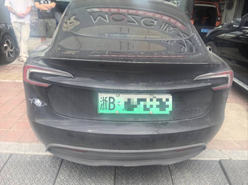 Tesla Model 3 2024 car image #2