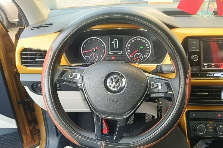 Volkswagen T-Cross 2019 #11 Volkswagen T-Cross 2019 car image #11