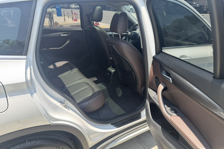 BMW X1 2018 #13 BMW X1 2018 car image #13
