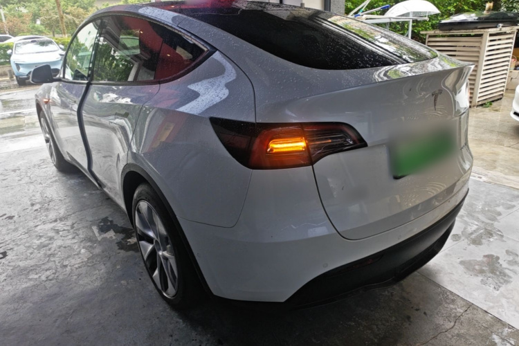 Tesla Model Y 2023 #7 Tesla Model Y 2023 car image #7