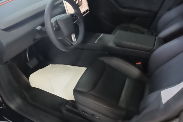Tesla Model Y 2025 #12 Tesla Model Y 2025 car image #12