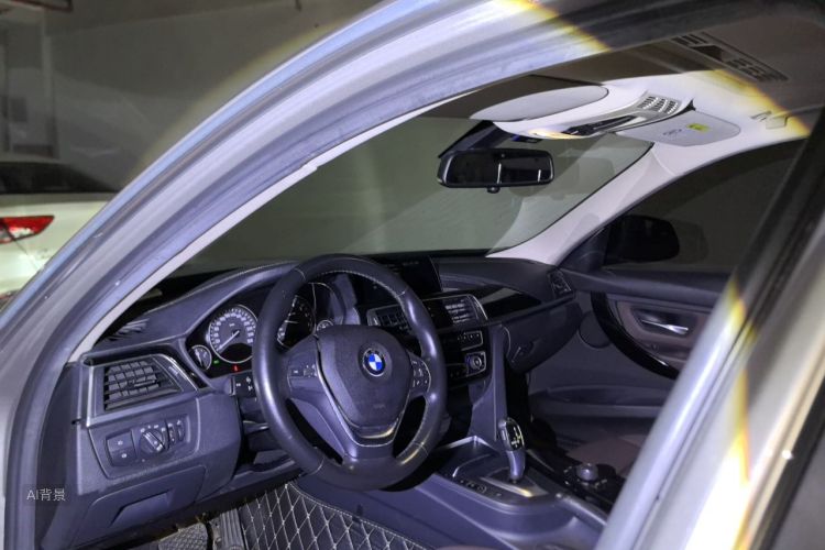 BMW 3 Series 2018 car image #20