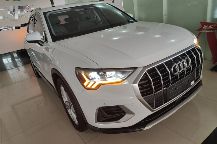 Audi Q3 2023 #4 Audi Q3 2023 car image #4
