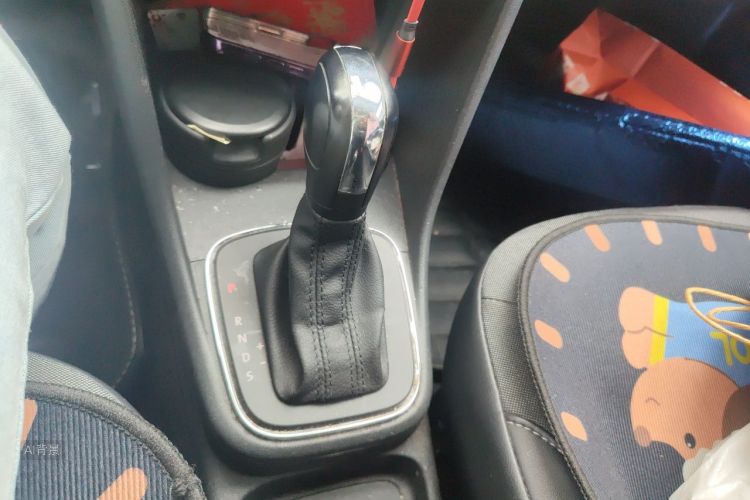 Volkswagen Polo 2015 #16 Volkswagen Polo 2015 car image #16