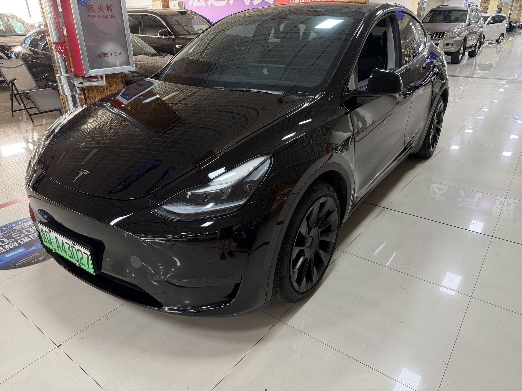 Tesla Model Y 2021 car image #2