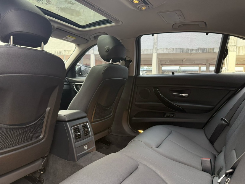 BMW 3 Series 2017 #6 BMW 3 Series 2017 car image #6