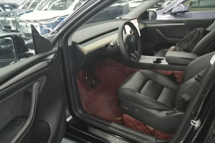 Tesla Model Y 2023 #16 Tesla Model Y 2023 car image #16