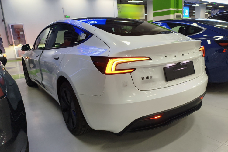 Tesla Model 3 2025 #5 Tesla Model 3 2025 car image #5