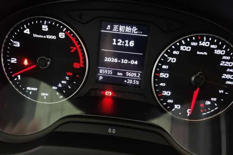 Audi A3 2018 car image #12