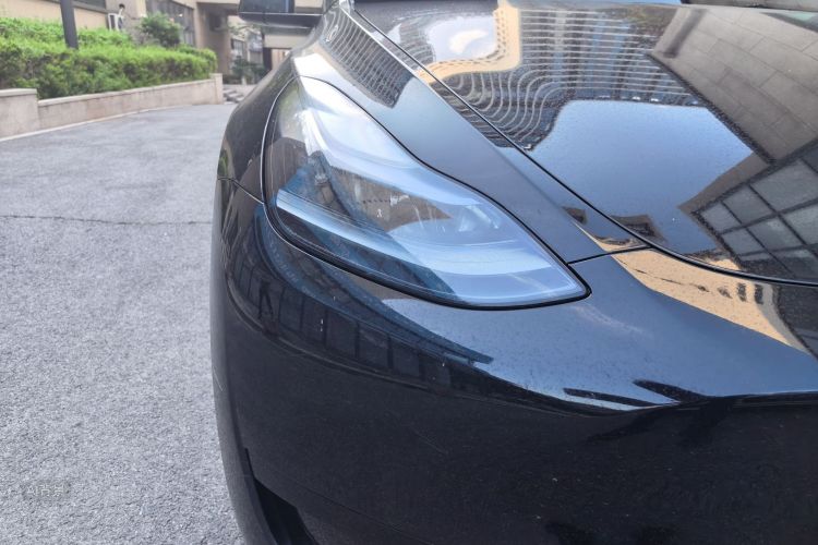 Tesla Model Y 2024 #8 Tesla Model Y 2024 car image #8
