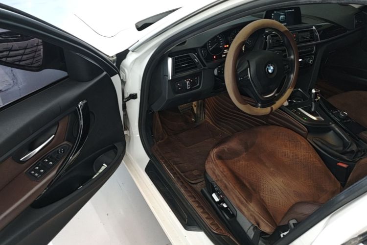 BMW 3 Series 2018 #12 BMW 3 Series 2018 car image #12