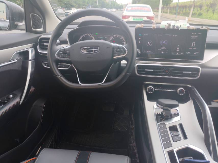 GEELY Coolray 2024 car image #8