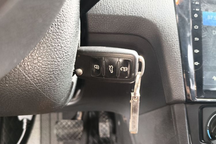 Volkswagen Santana 2019 #9 Volkswagen Santana 2019 car image #9