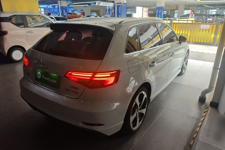 Audi A3 2017 car image #7