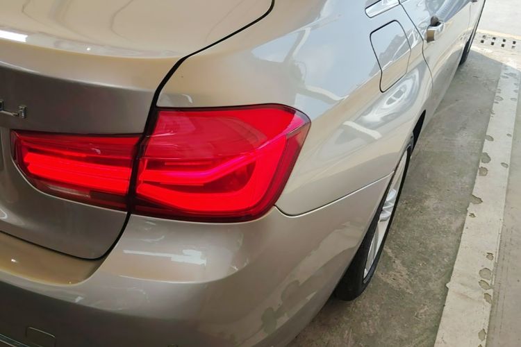 BMW 3 Series 2017 #8 BMW 3 Series 2017 car image #8