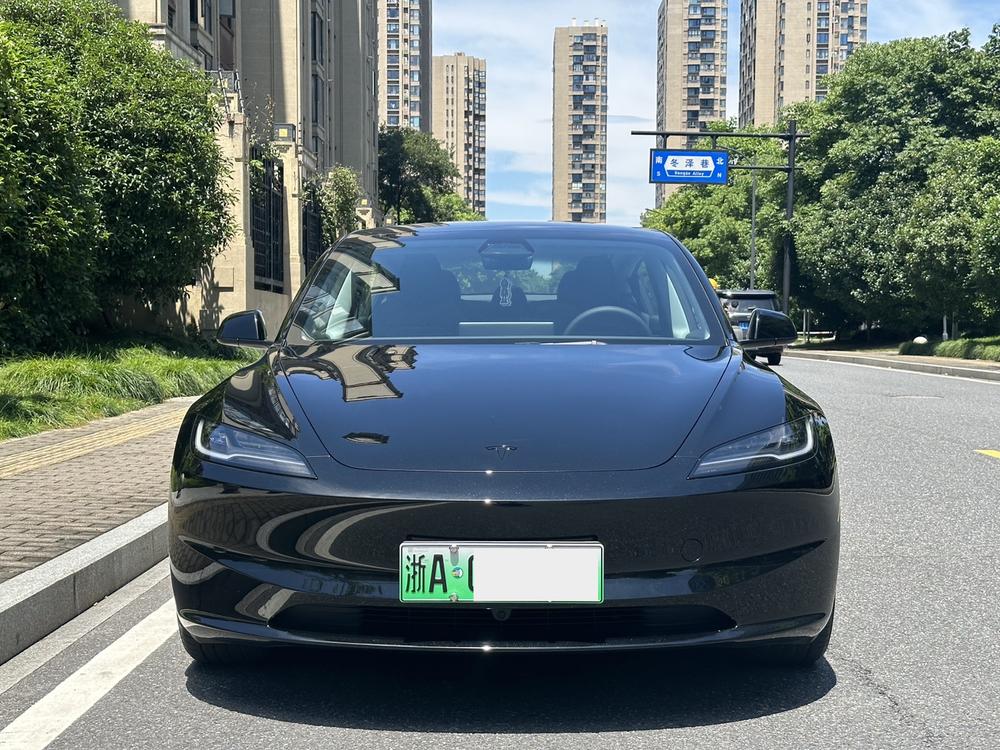 Tesla Model 3 2025 #2 Tesla Model 3 2025 car image #2