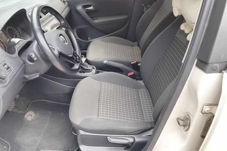 Volkswagen Polo 2019 car image #15