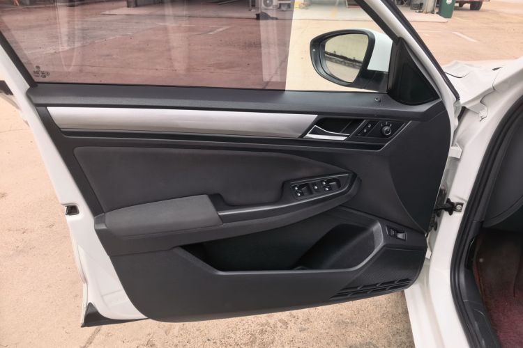 Volkswagen Bora 2020 car image #15