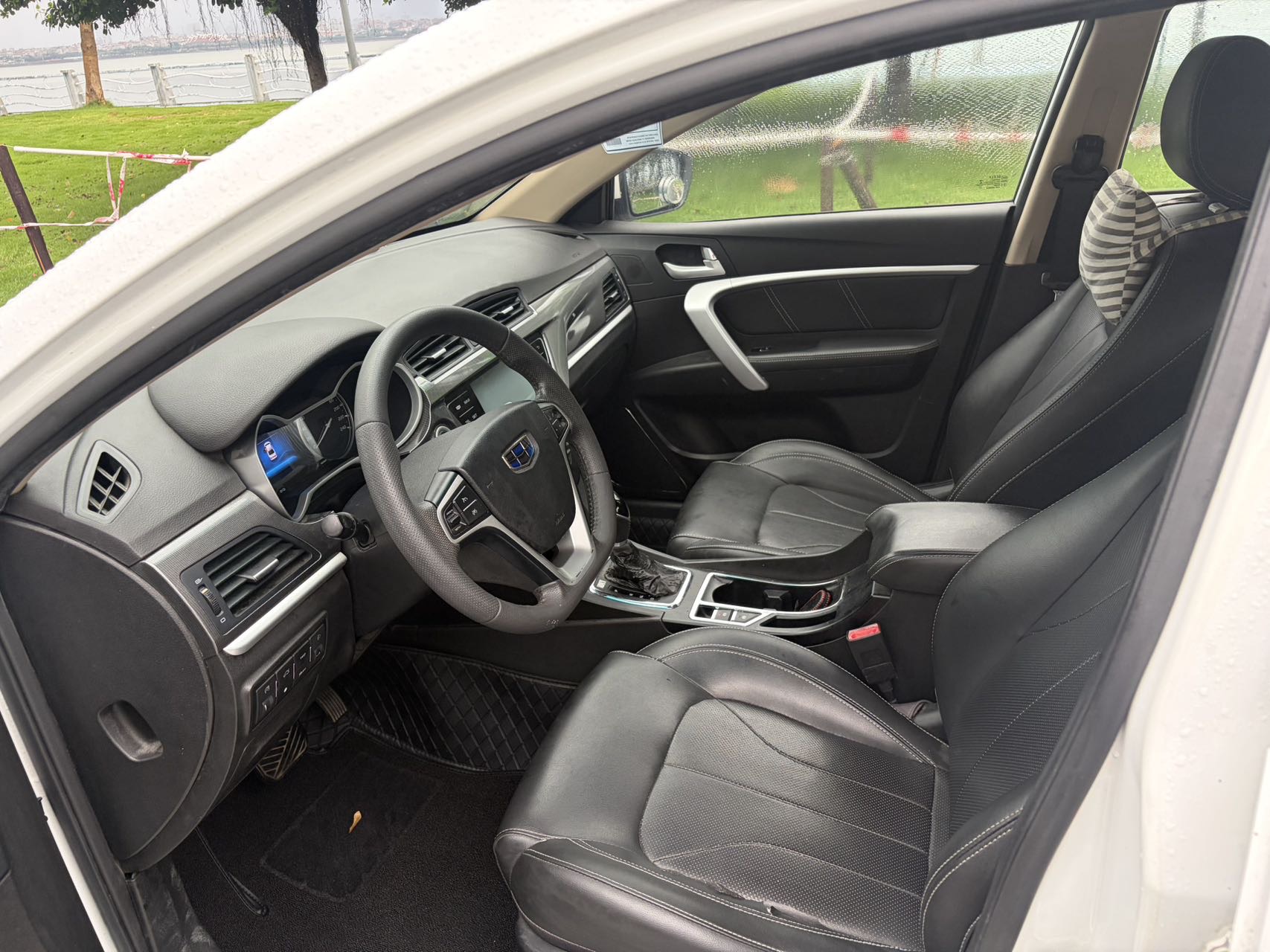 GEELY Emgrand 2018 car image #7
