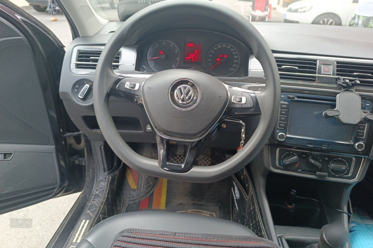 Volkswagen Santana 2017 #12 Volkswagen Santana 2017 car image #12