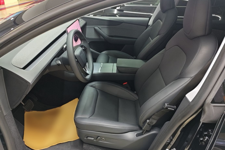 Tesla Model Y 2025 car image #15