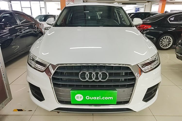 Audi Q3 2018 car image #3