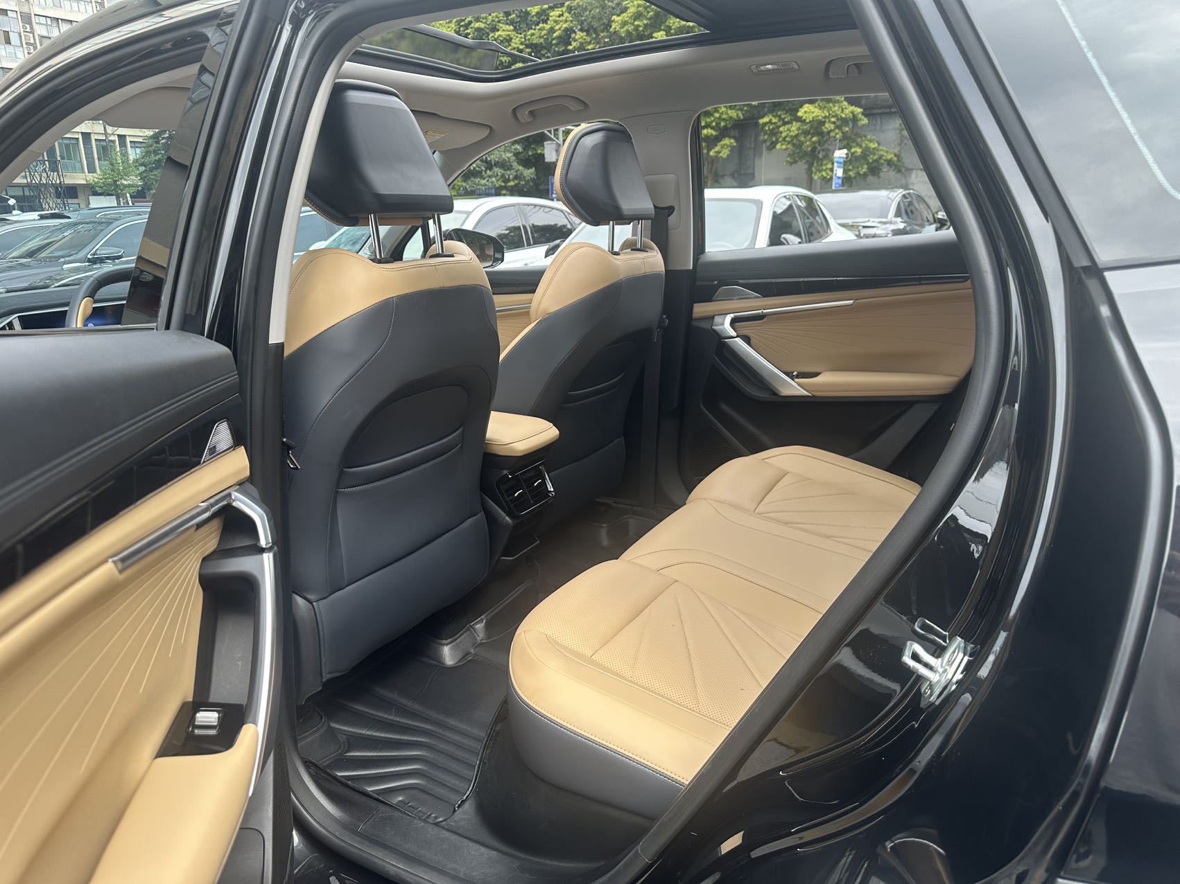 GEELY Boyue L 2023 car image #4