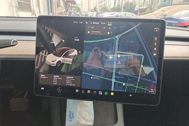 Tesla Model 3 2021 car image #13