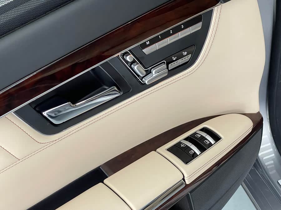 Mercedes-Benz S Class 2015 immagine di auto #43