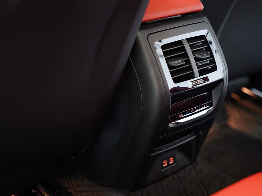 BMW X4 M 2022 immagine di auto #43